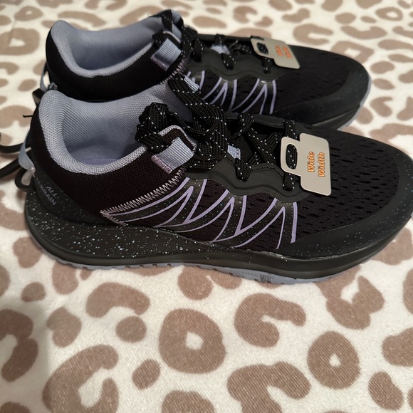 Women’s Avia Shoes - Picture 2 of 4